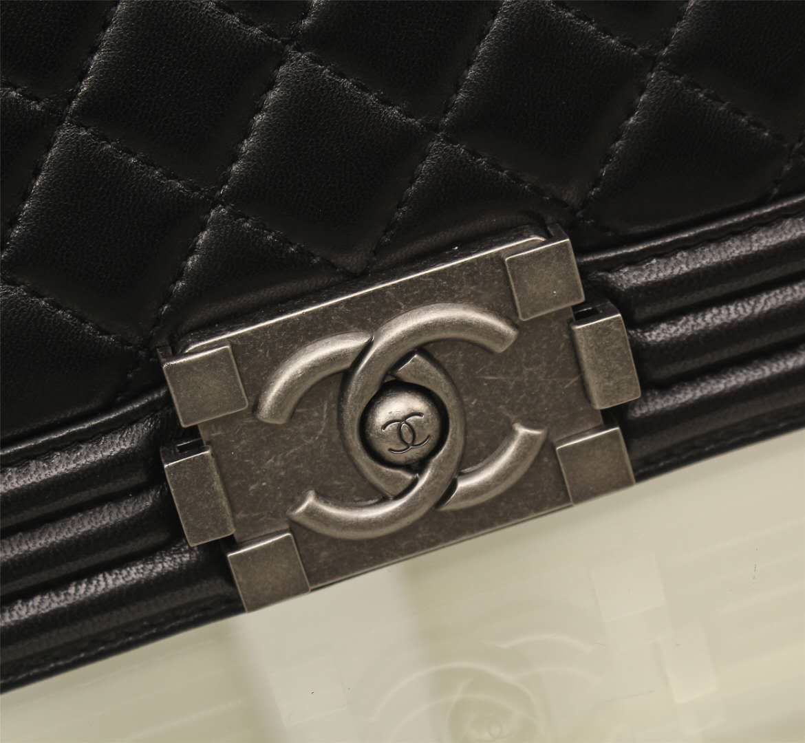 ORIGINAL QUALITY Chanel Boy Flap Shoulder Bag A30172 Black Sheepskin Leather